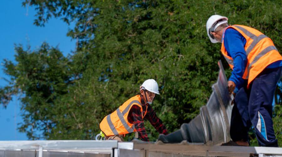 Roof inspection in Syracuse, IN